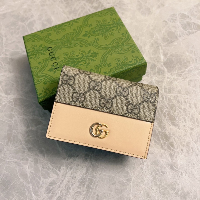 G*u*i wallets & purse